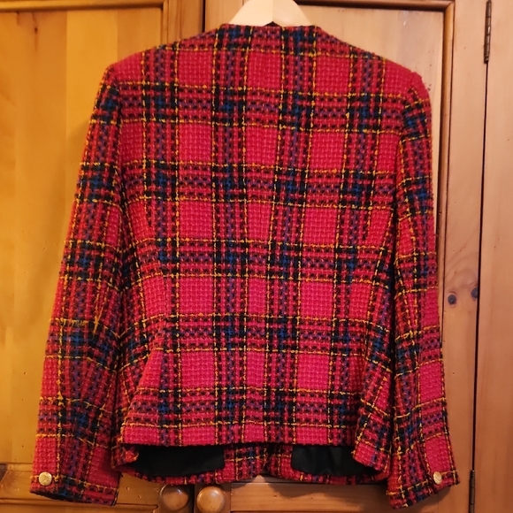 Chic Red Plaid Women's Blazer with Gold Buttons - Picture 5 of 5